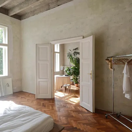 Extraordinary Quiet In The Very Centre Apartment *